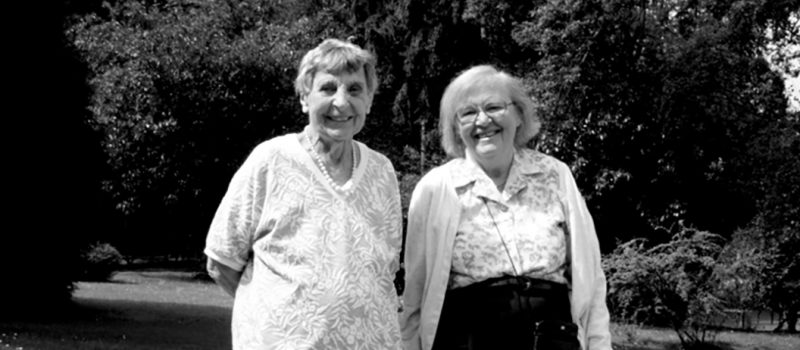 Cécile DeWitt-Morette et Yvonne Choquet-Bruhat, IHES (2006)